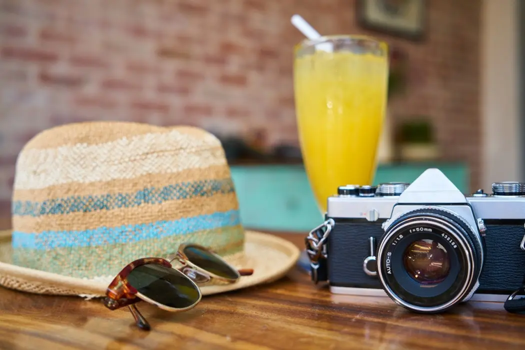 Jakimi kategoriami kierować się przy wyborze aparatu fotograficznego na wakacje?