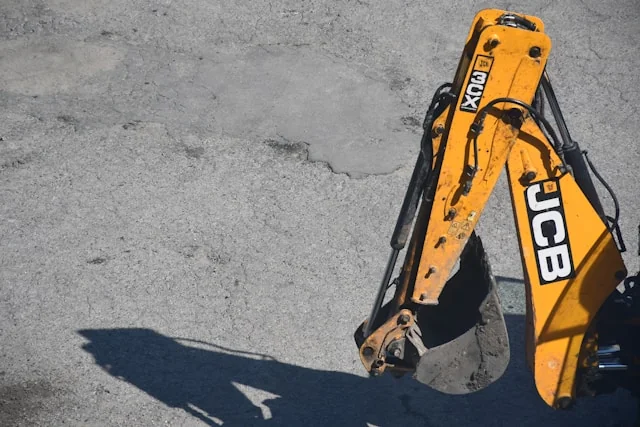 Kurs na operatora koparko-ładowarki - przebieg szkolenia, najważniejsze informacje