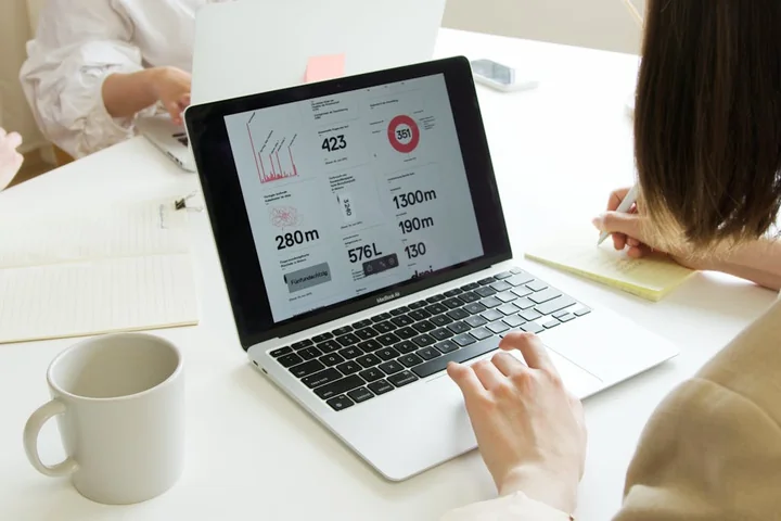 Rodzaje licencji (OEM, BOX, cyfrowe) – czym się różnią i którą wybrać