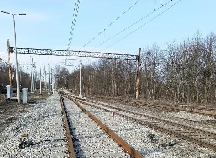 Nocne roboty na przejeździe w Wirku zwężą ruch na dwa kolejne wieczory