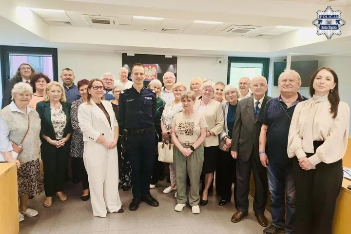 Seniorzy w Rudzie Śląskiej usłyszeli, jak działa telefoniczny podstęp